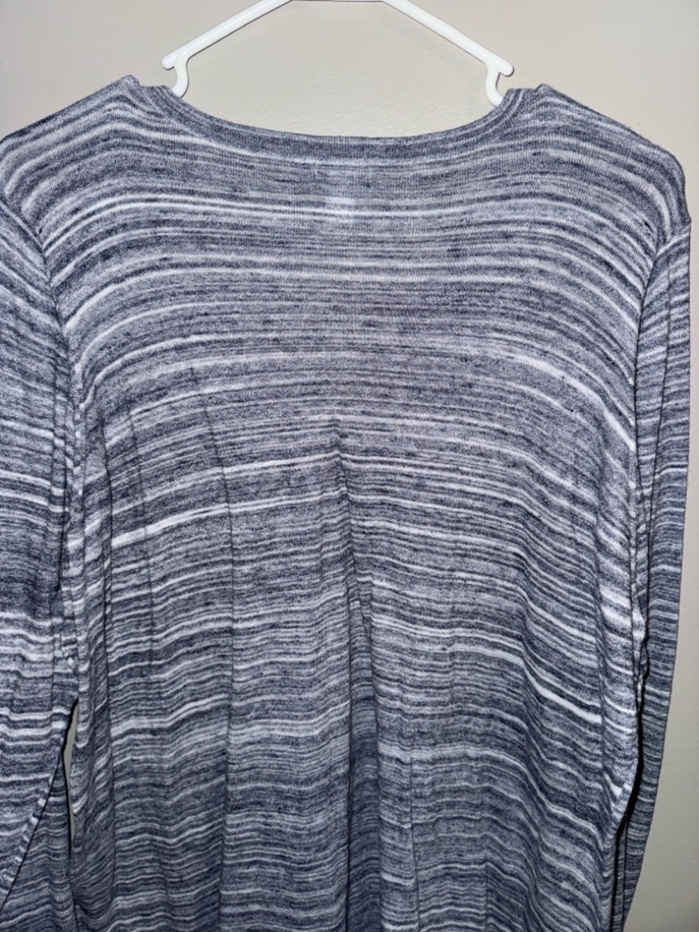 Women’s Basic Editions Top - Picture 5 of 5
